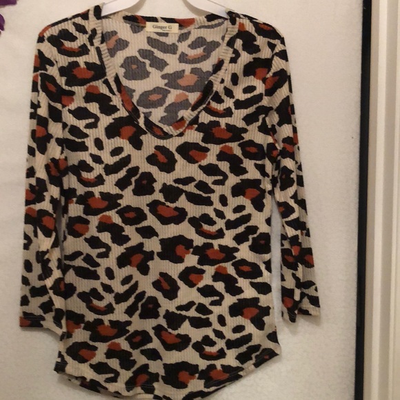 Waffle knit leopard print top - Picture 2 of 4